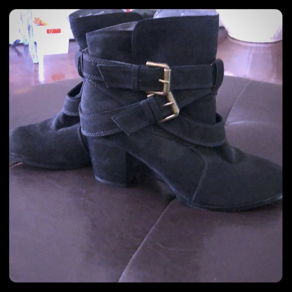 Women’s black booties